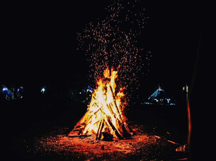churwadhar-camping-rajgarh-campfire-bonfire-rajgarh-himachal-pradesh
